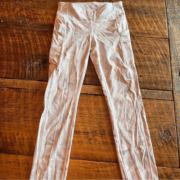 Lululemon Speed Up Tight Leggings - Sz 4 - Picture 2 of 9
